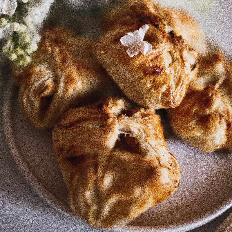 Choco filled puff
